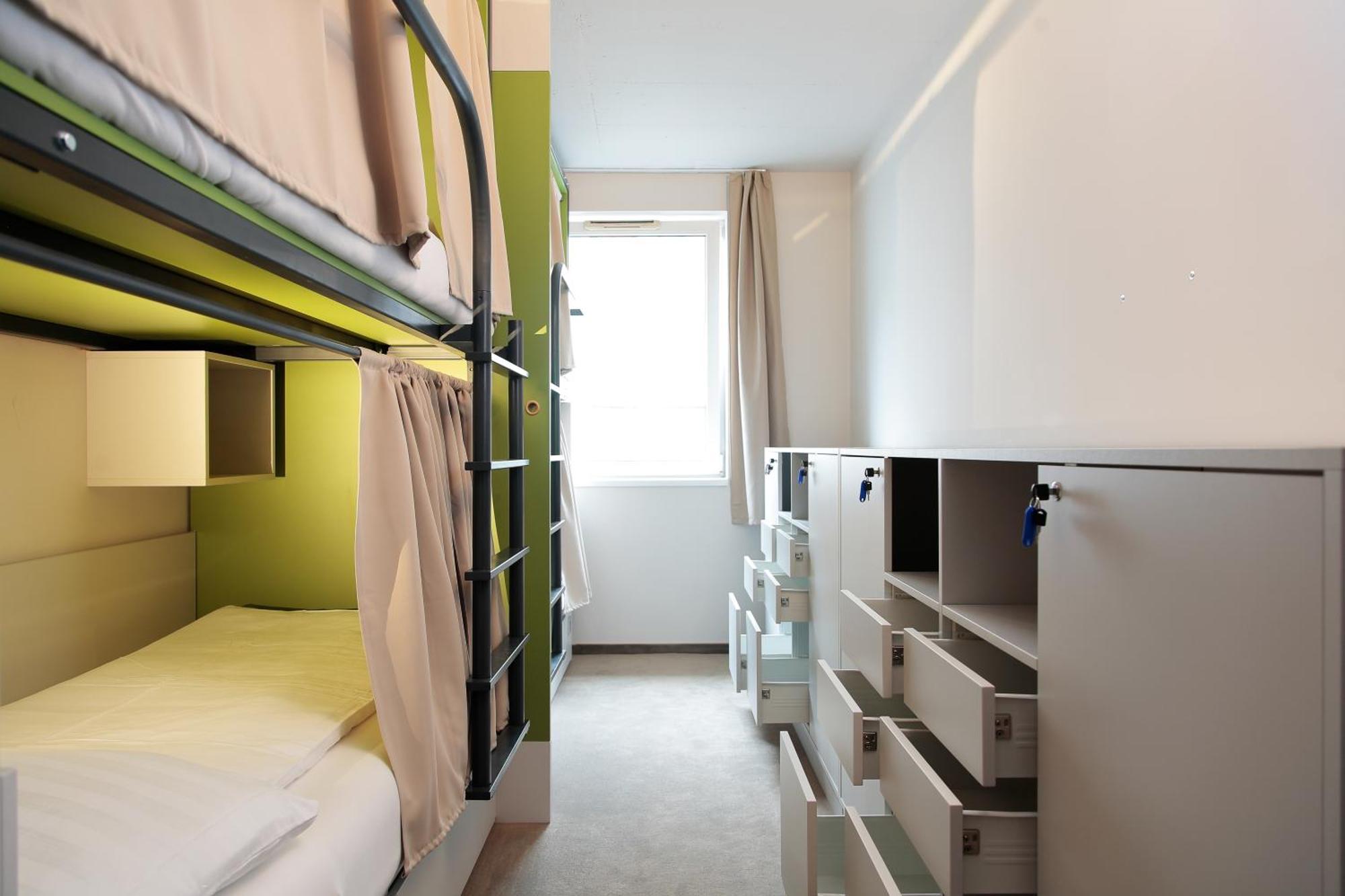 Maverick Market Albergue