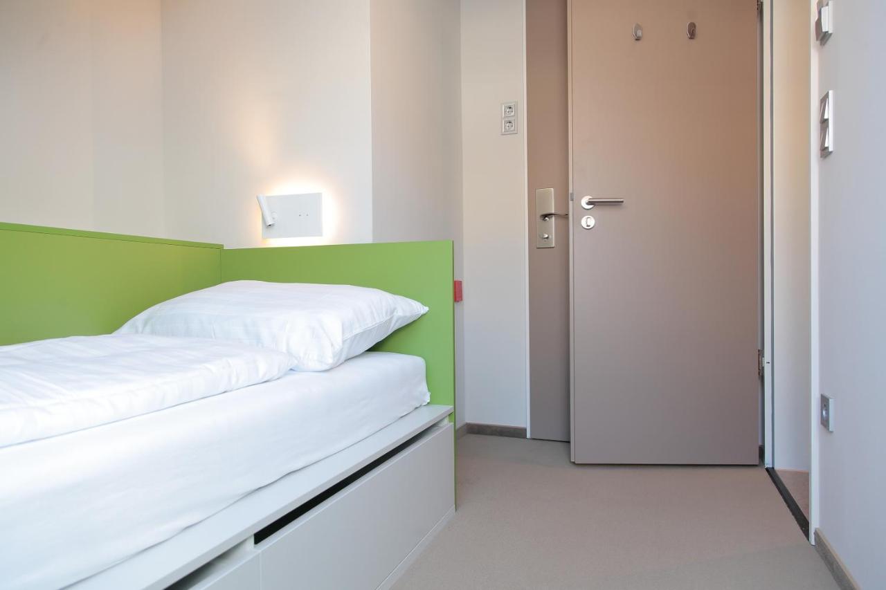 Albergue Maverick Market
